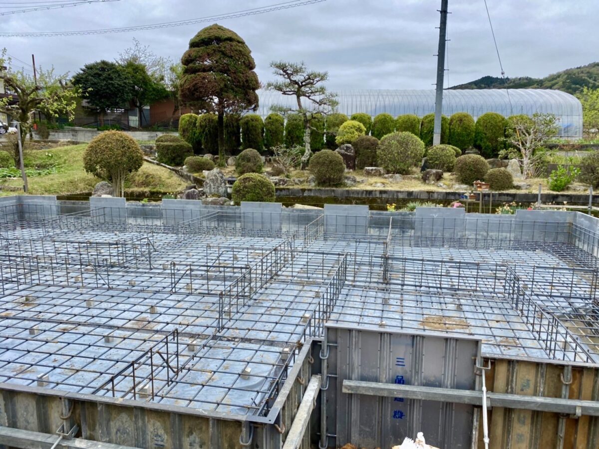 鉄筋工事　竜王町4月15日